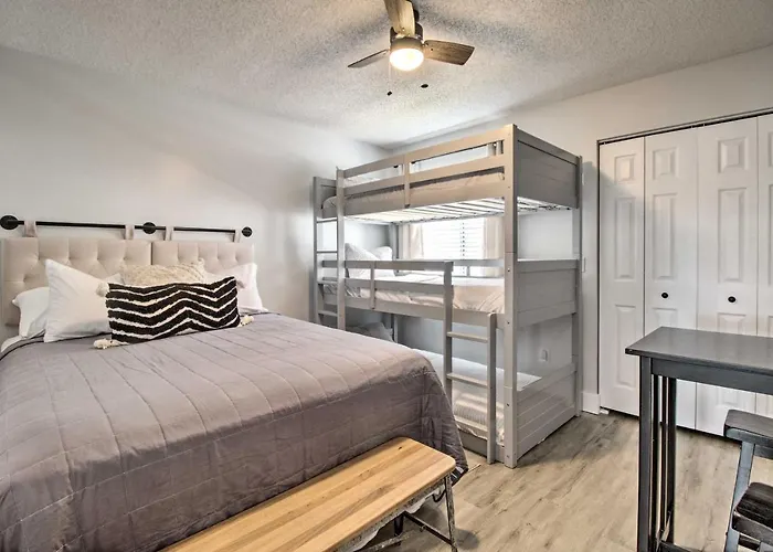 Hinesville Condo: Grill, 4 Mi To Fort Stewart
