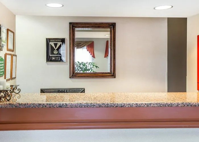 Econo Lodge Brunswick Travel Center